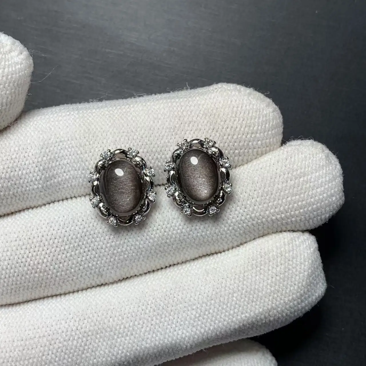 Серьги-гвоздики из натурального обсидиана серебряные серьги-гвоздики 925 пробы