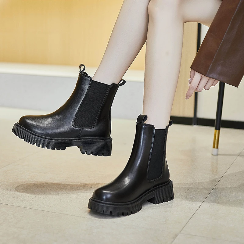 

Женские осенние новые ботильоны Martin в британском стиле 2023 студенческие мотоциклетные ботинки на толстой подошве повседневная женская дизайнерская обувь на платформе