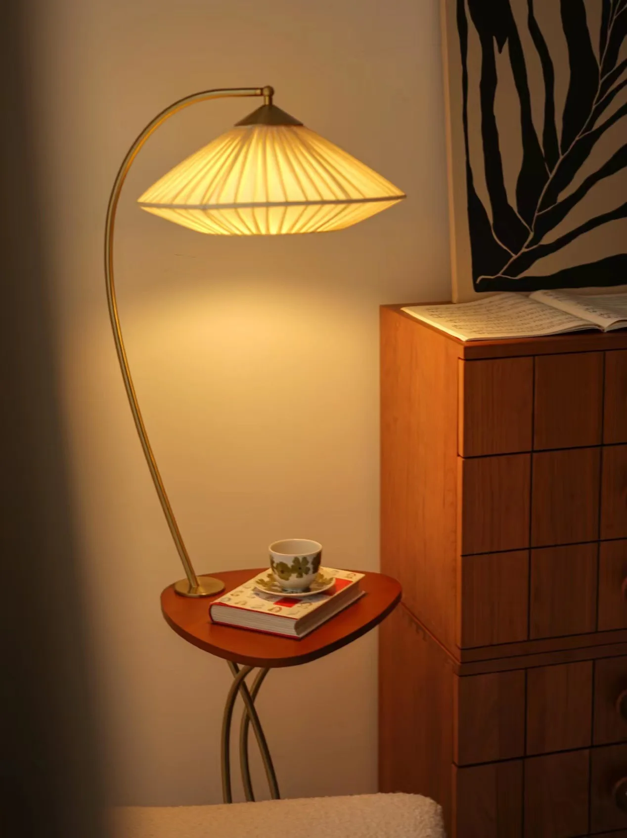 

Factory Direct Sales Floor Lamp Living Room Bedroom Vertical Good-looking Design Sense Bedside Coffee Table Retro Lamp