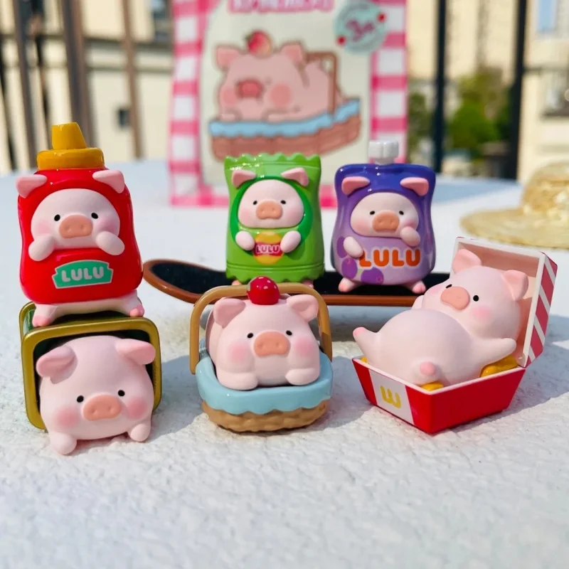 Фото Новая оригинальная серия Lulu The Piggy для пикника, слепая сумка, кавайные настольные украшения, подарки для девочек, модные игрушки, милые коллекционные предметы №2
