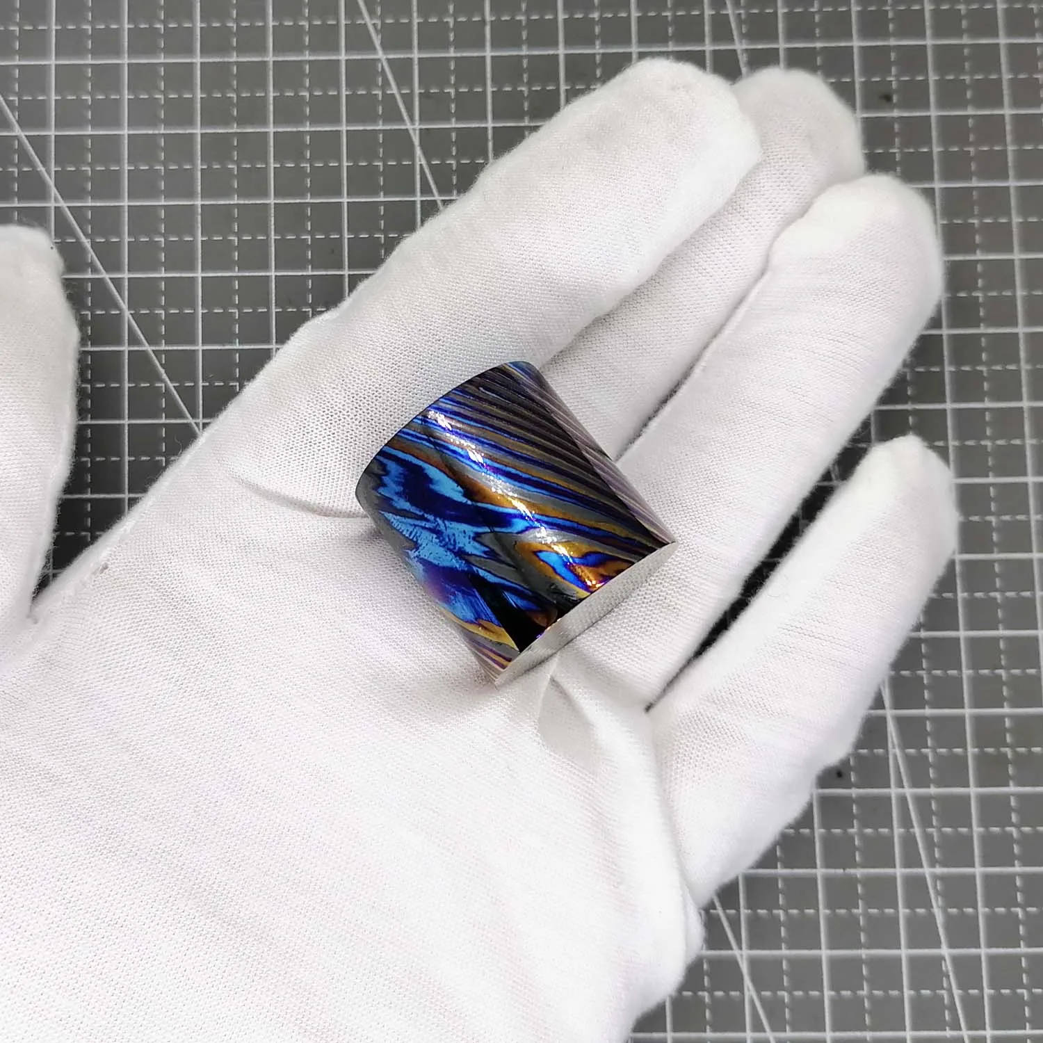 

Титановый дамасский стержень Timascus ручной работы, круглый стержень 25 мм * 25 мм диаметр 25 мм высота 25 мм