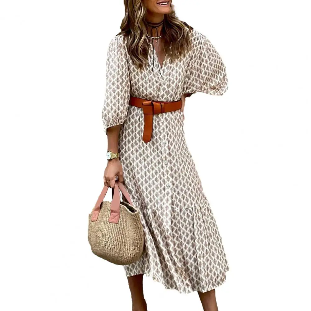 

Женское ТРАПЕЦИЕВИДНОЕ ПЛАТЬЕ с завышенной талией и V-образным вырезом