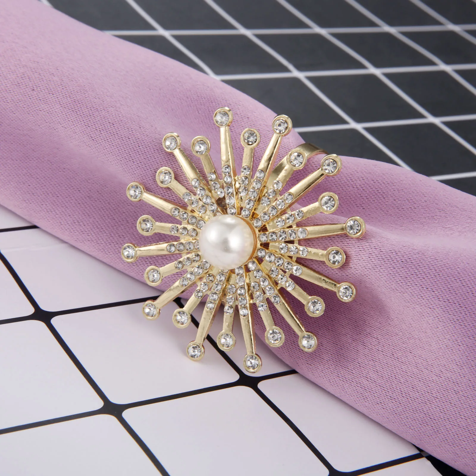 

6pcs/lot Pearl Sun Flower Gold Hotel Restaurant Napkin Buckle Model Room Napkin Ring Mouth Circle Diamond Wedding Party
