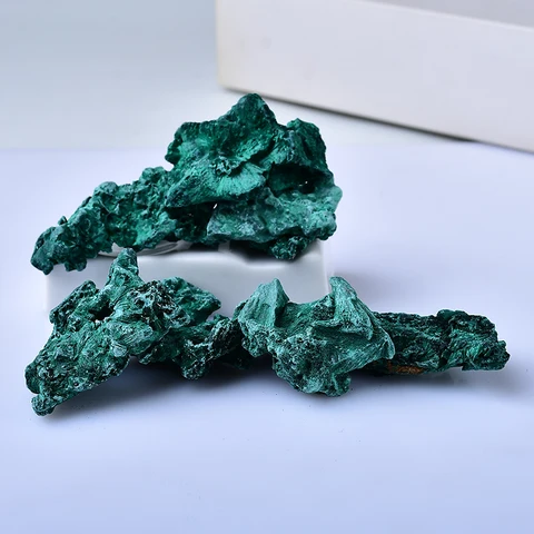 Натуральный малахит для декора