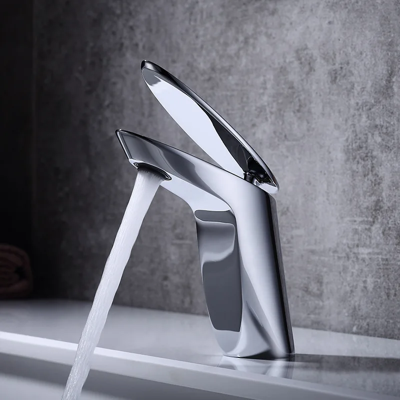 

Новейший роскошный латунный Смеситель для раковины в ванной комнате хромированный высококачественный смеситель для раковины в горячей и холодной воде кран для раковины Современный дизайн