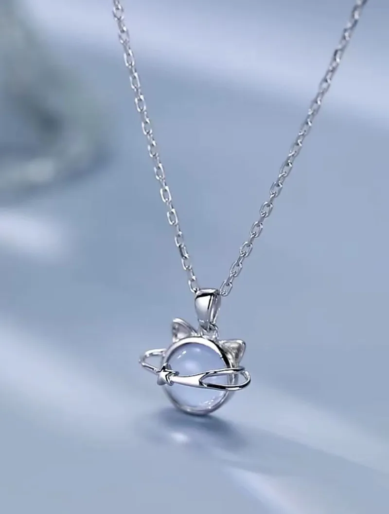 

2022 new original planet cat moonstone necklace female niche design sense ins wind ladies collarbone chain accessories
