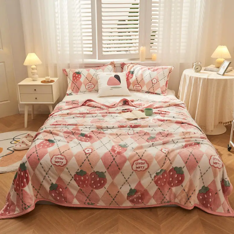 

Bonenjoy 1Pc Winter Warm Flannel Blanket for Beds Geometric Plaid Queen Size Soft Plush Bedspread Strawberry Print Throw Blanket