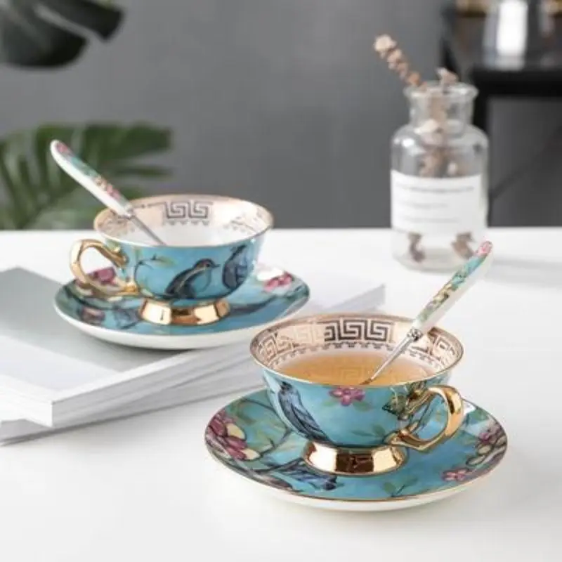 

Маленькие Роскошные чашки в европейском стиле и искусственная керамика, небольшие тонкие красные чашки, ретро английские чашки и чайные на...