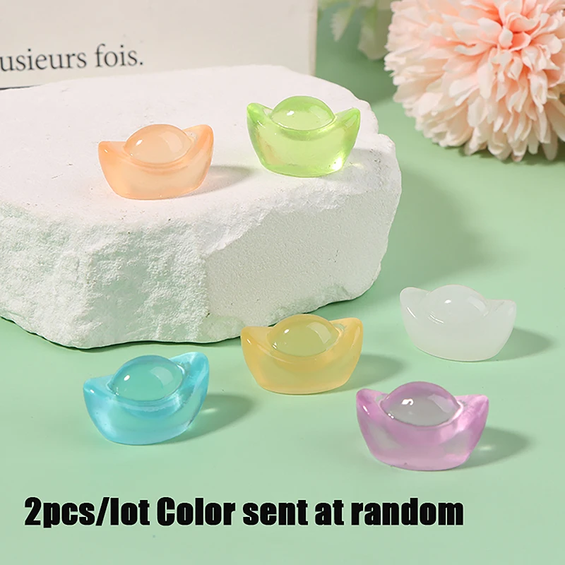 

2Pcs Mini Resin Luminous Shoe-Shaped Gold Ingot Miniature DIY Micro Landscape Decor Accessories Cute Car Ornaments Gifts