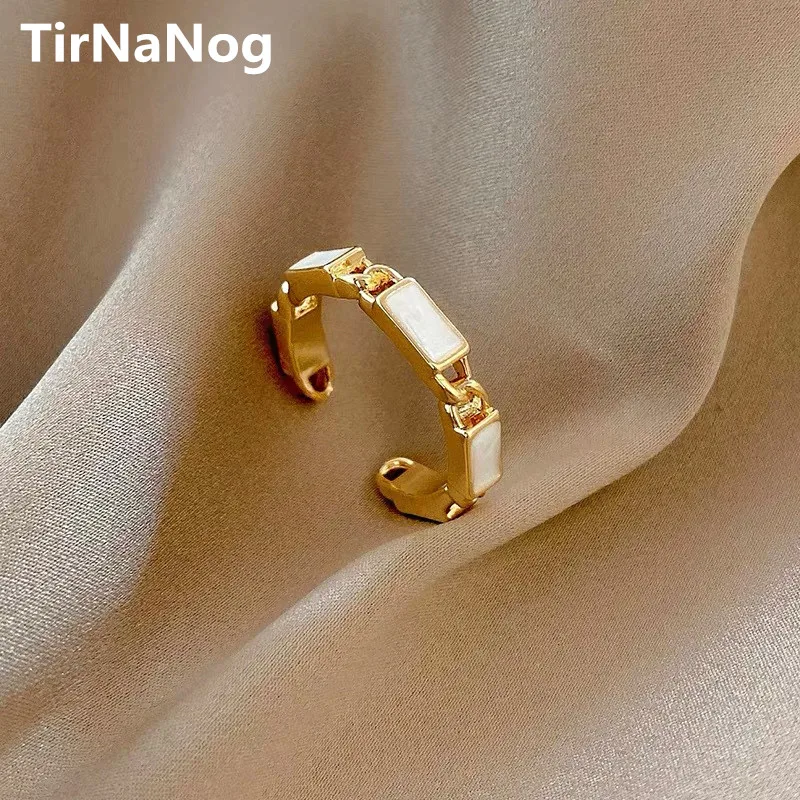 

2022 New South Korea Enamel Glaze Index Finger Restoring Ancient Ways Ring Fashion Elegant Luxury Unusual White Metal Ring