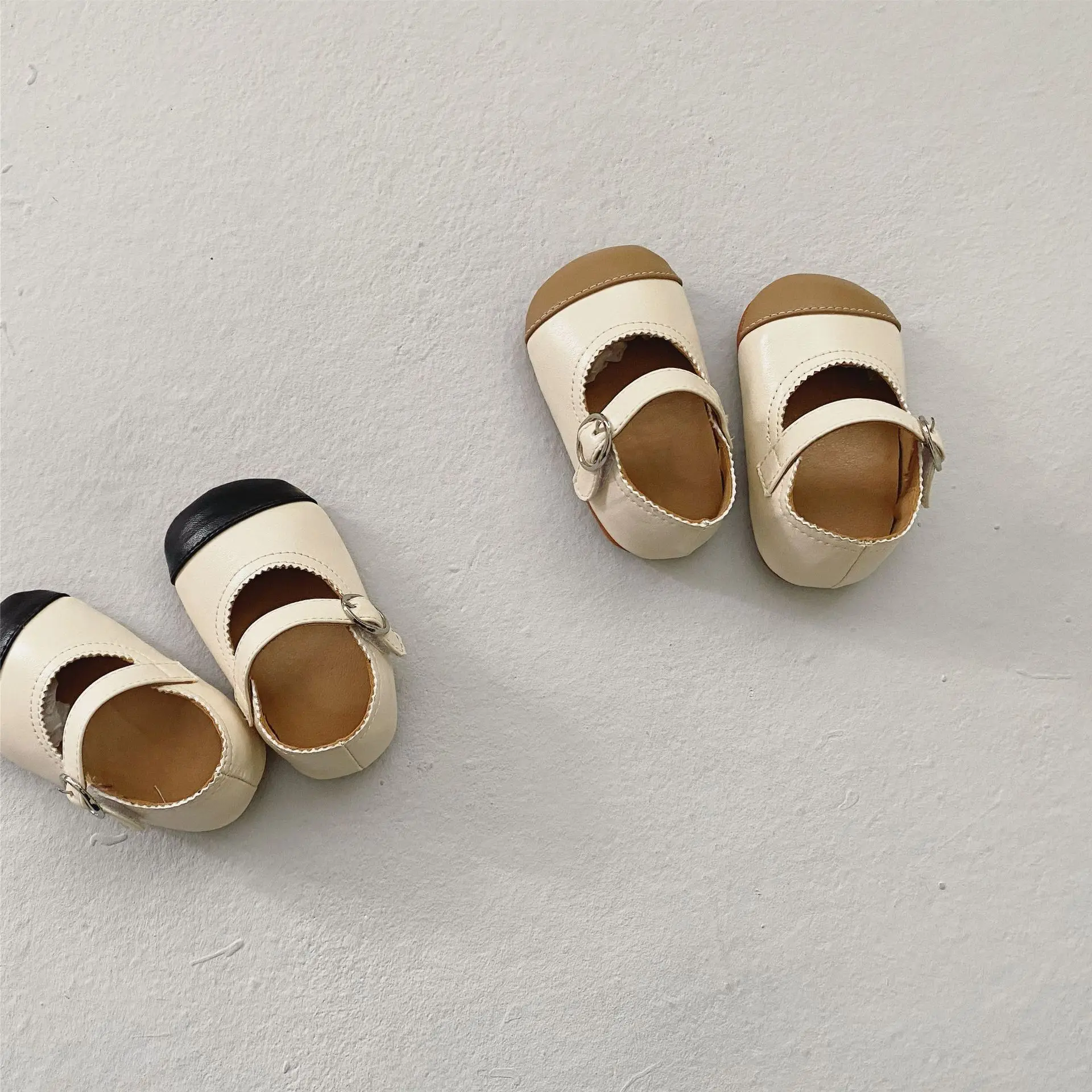 2022 Демисезонная обувь для маленьких девочек кожаная новорожденных милая мягкая