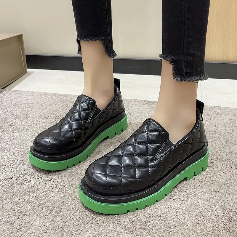 2023 Winter New Women Shoes Round Toe Loafers Women Platform Casual Shoes Slip on Small Leather Shoes Thick Sole Women's Pumps