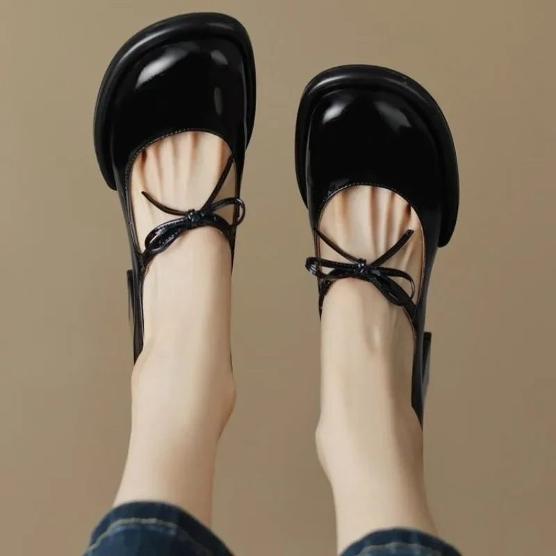 Женские туфли на высоком французском каблуке новинка весны 2024 кожаные платформе