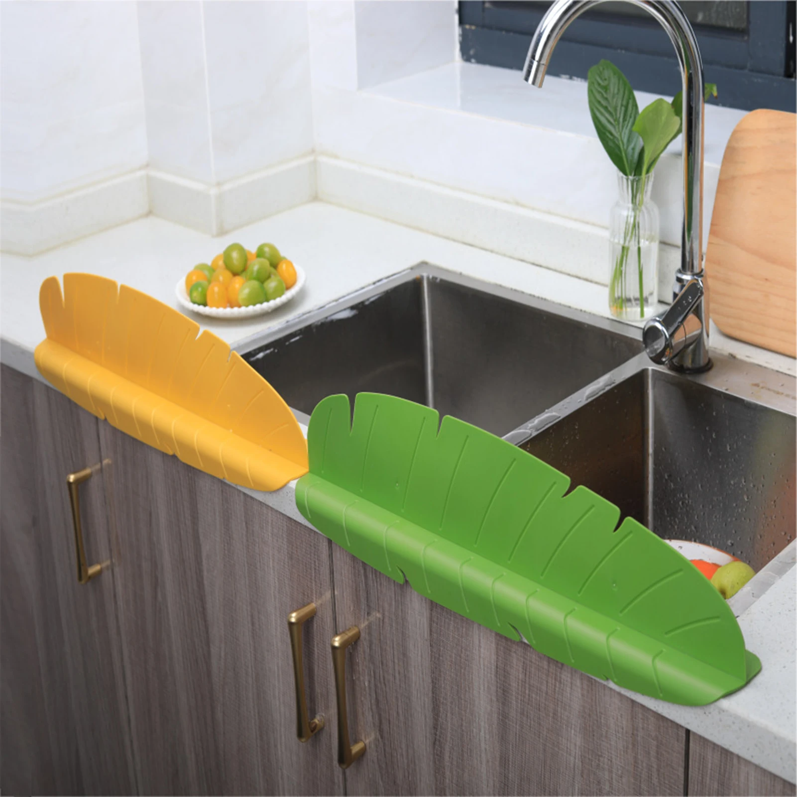 

Leaf Shape Sink Splash Guard For Kitchen Bathroom Toilet Strong Suction Water Water-blocking Decorative Anti-water Board