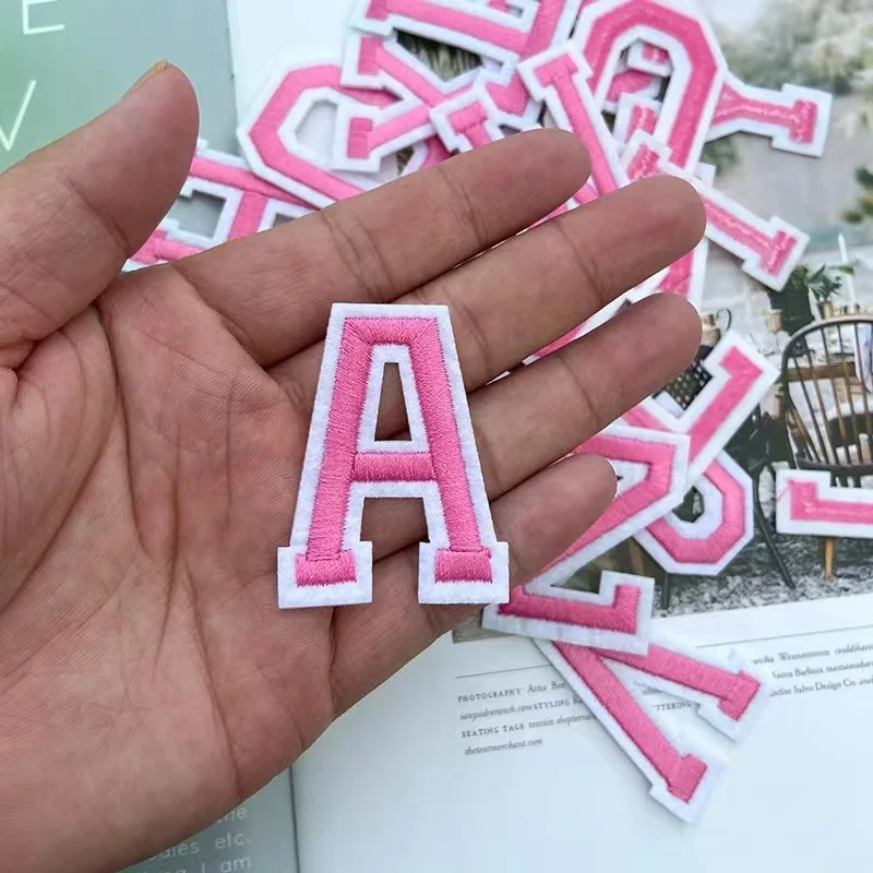 Нашивка с розовыми буквами вышитая аппликация железная нашивка