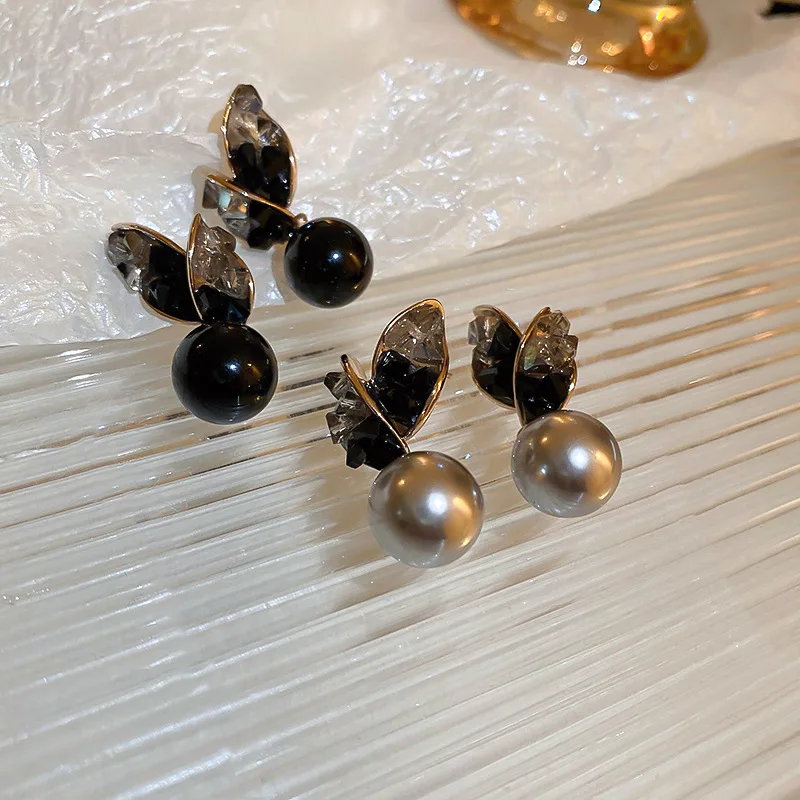 

Minar 2022 New Trend Sparkly Crystal Arcylic Leaf Earring for Women Round Imitation Pearl Wings Long Drop Earrings Party Jewelry