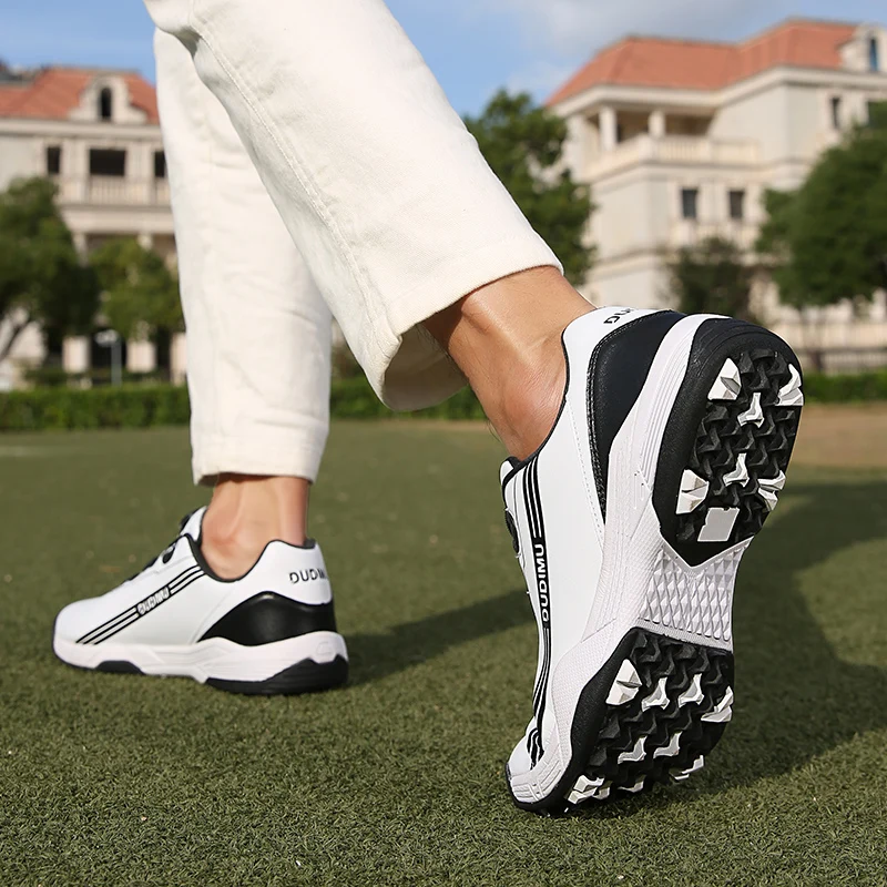 2022 New Couple Golf Shoes Women and Men Professional Waterproof Golf Sneakers Outdoor Comfort Non-slip Grass Walking Shoes Men