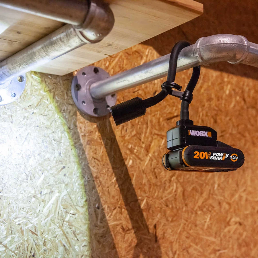 Многофункциональный беспроводной портативный прожектор WORX WU028.9