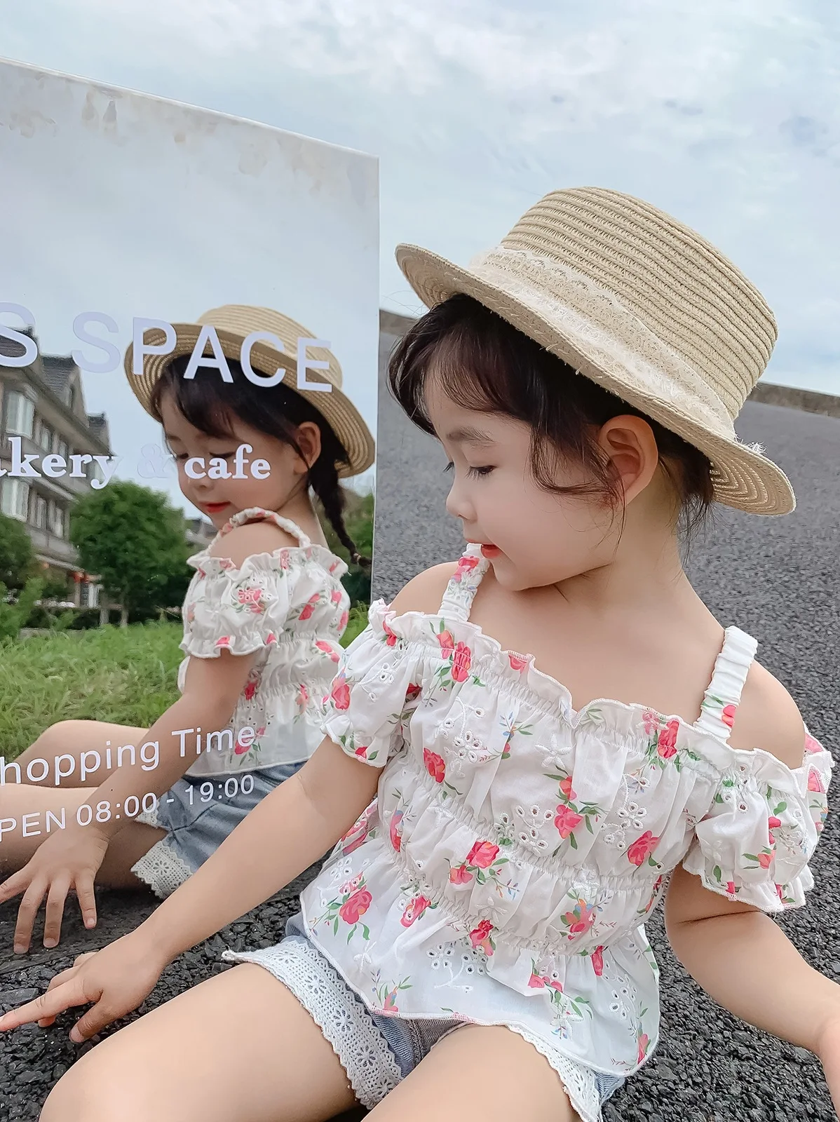 

2Pcs/Set Kids Girl Clothes Sweet Small Flower Upper Outer Garment Lace Denim Shorts Fashion Causal Summer Princess Clothing Suit