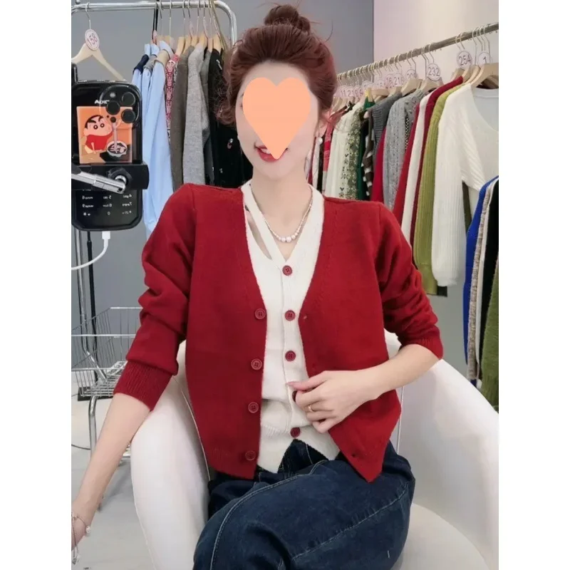 Женский трикотажный свитер с длинным рукавом осенняя коллекция