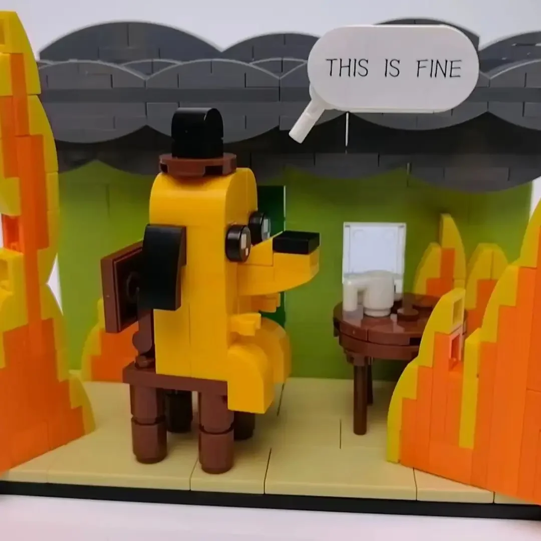 299 Шт. MOC This Is Fine Dog Набор Строительных Блоков Мультяшные Пожарные Мемы Игрушка