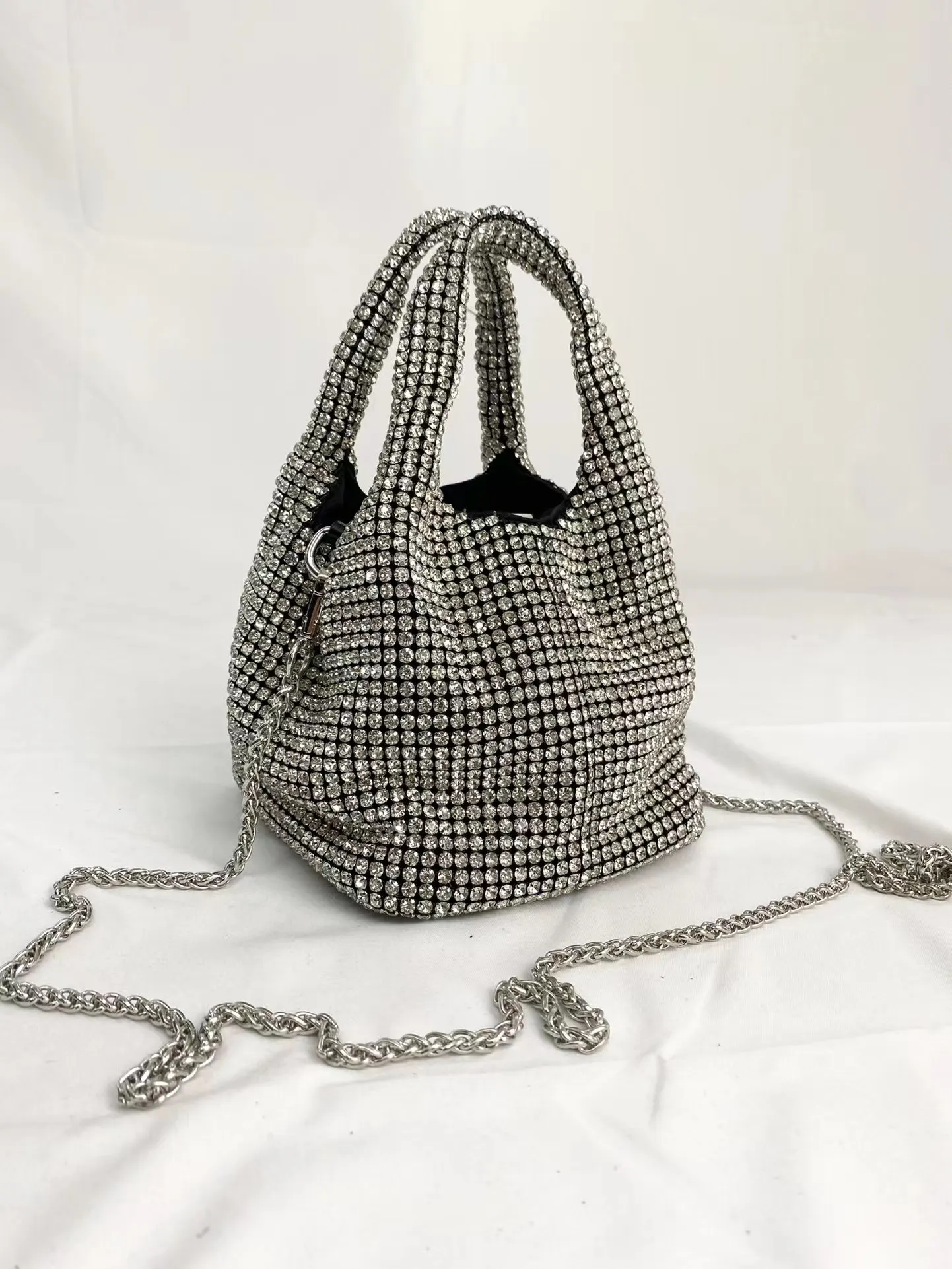 

AW Luxury Full Diamond Bag Bucket Women's Handbag