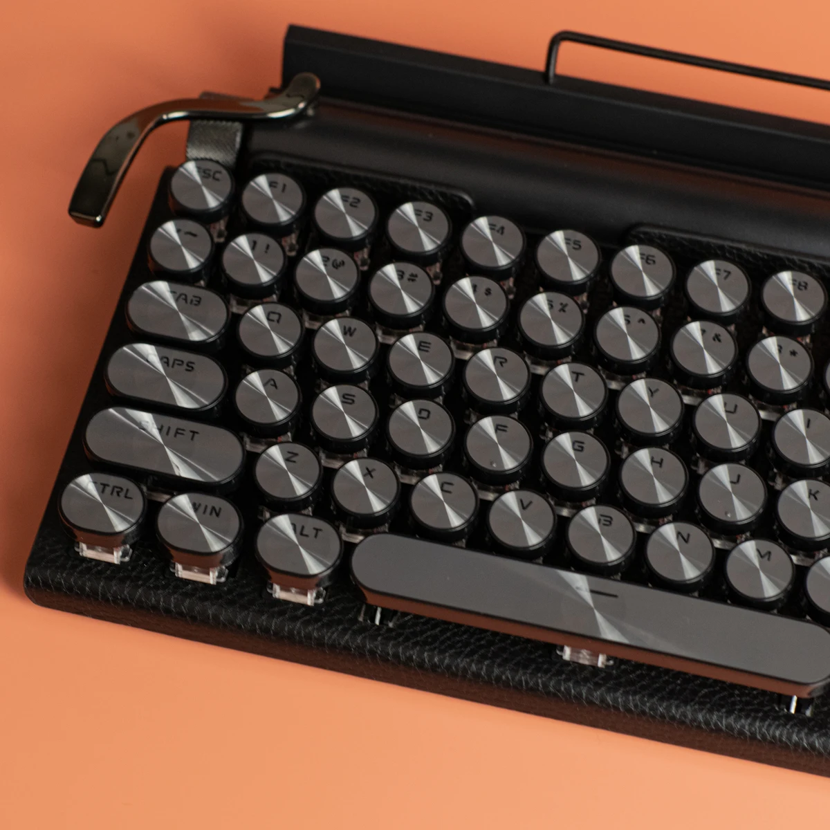 Круглая клавиатура TWK83 в стиле стимпанк