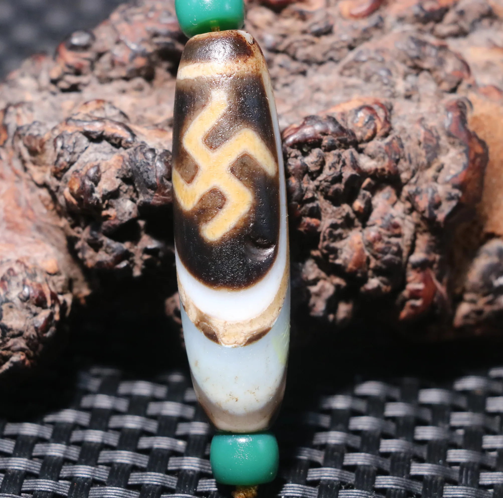 Энергетический тибетский старый агат Wanzi натуральный шелкопряд целитель яма дзи