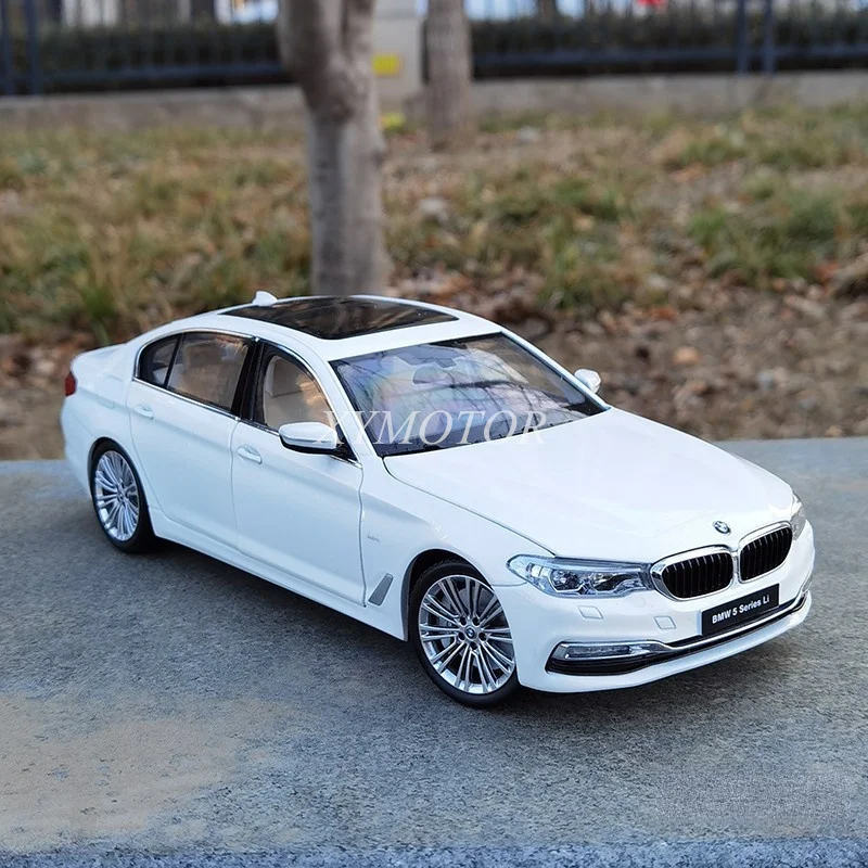 

1/18 Kyosho For BMW 5 Series Li Extended version Metal Diecast Car Model Toys gifts Display Collection Display White/Black