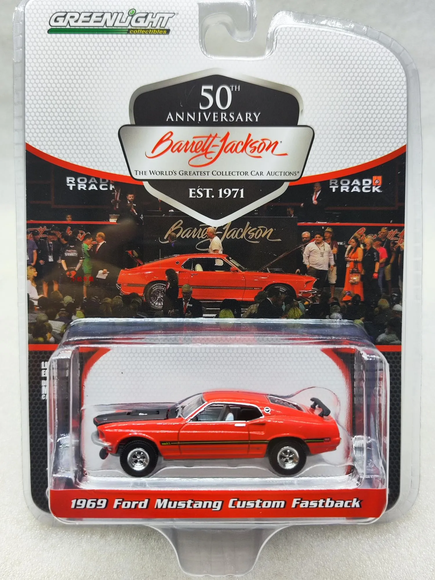 

1: 64 1969 Ford Mustang Fastback (лот #765,1)-Racing Red and Black Hat, коллекция моделей автомобилей