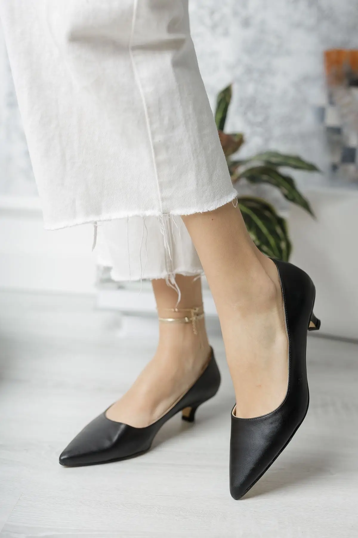 

Women Flats Shoes Pointed Toe Black Skin Shoes Fashion Flats For Ladies Casual Shoes Elegant Flat Summer Footwear