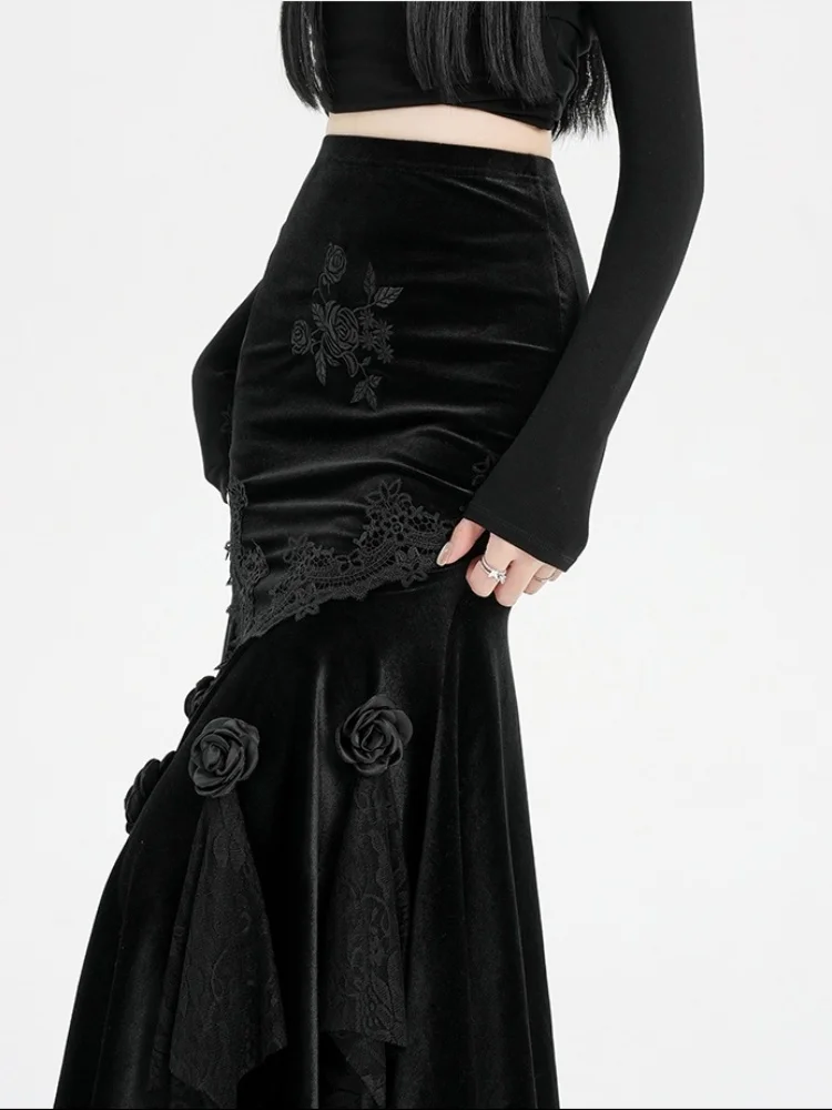 Женская бархатная юбка-русалка с вышивкой