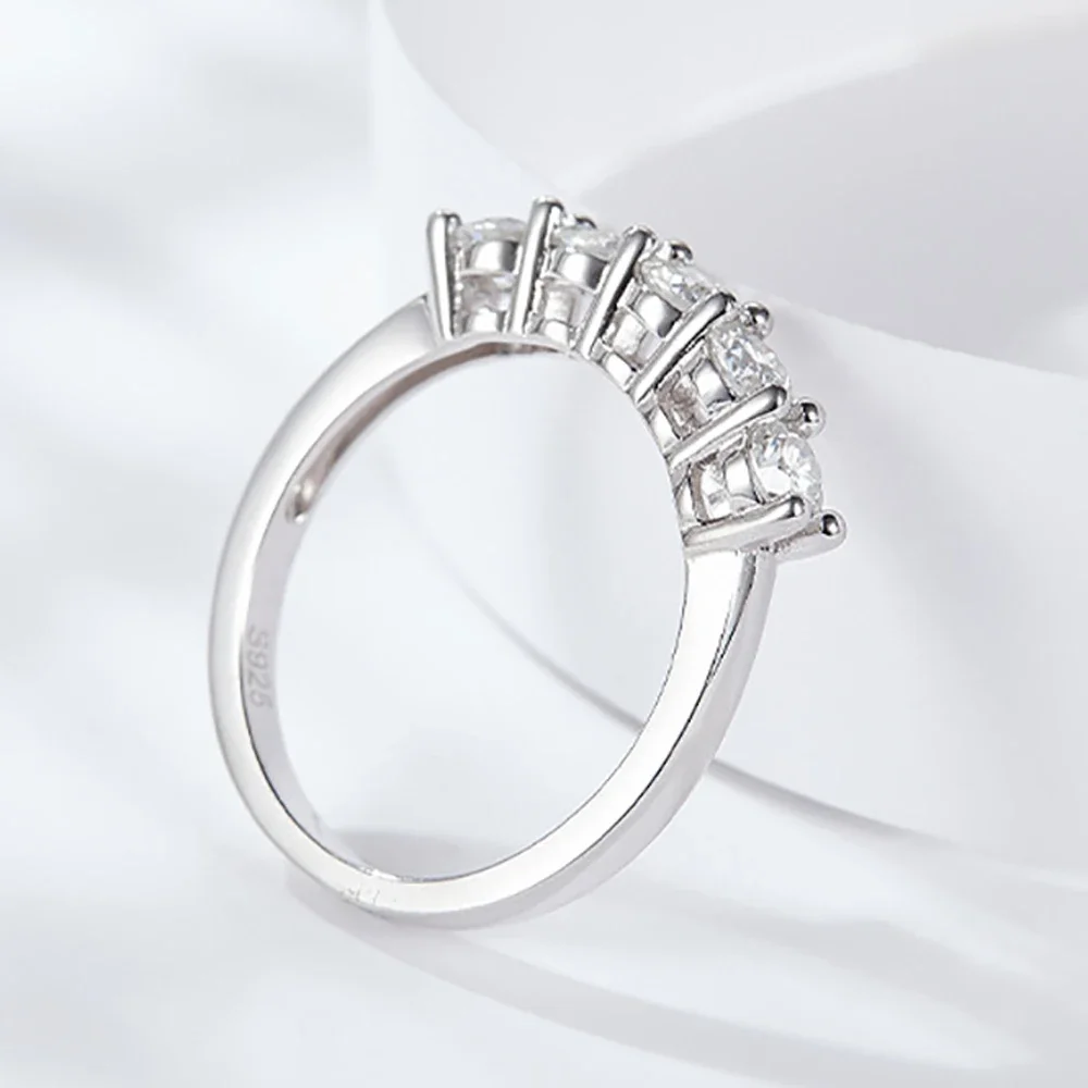 Кольца из серебра 925 с муассанитом MINWEEN