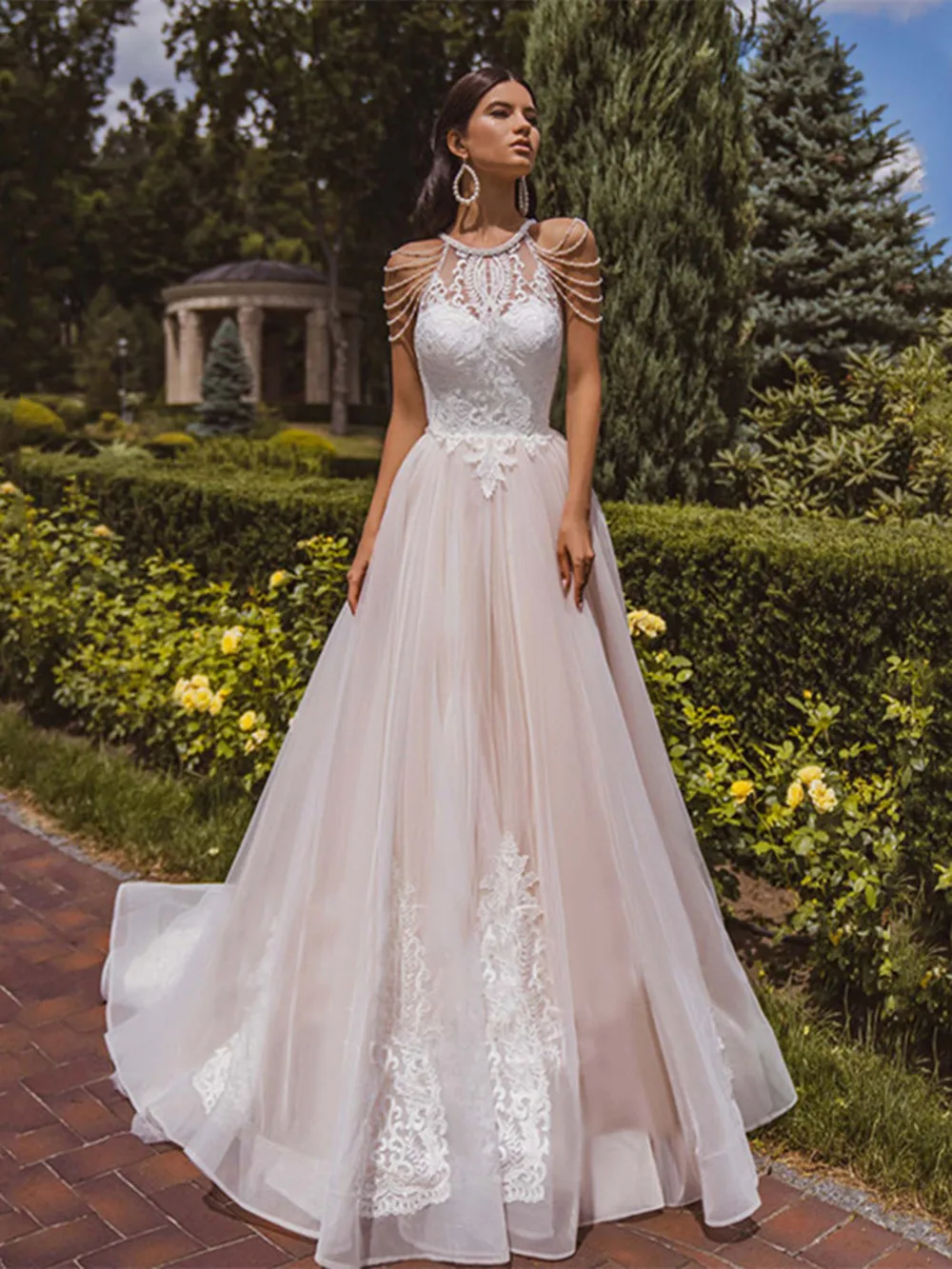 

Halter Neck Tulle A Line Wedding Dresses Lace Applique Beading Sleeveless Sweep Train For Women Custom Made Bridal Gowns