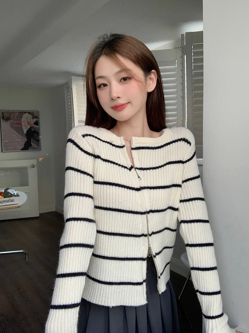 

ZCSMLL Autumn 2022 Design Double Zipper Diagonal Stripe Long Sleeve Knitted Cardigan Korean Fashion Women Loose Sweater