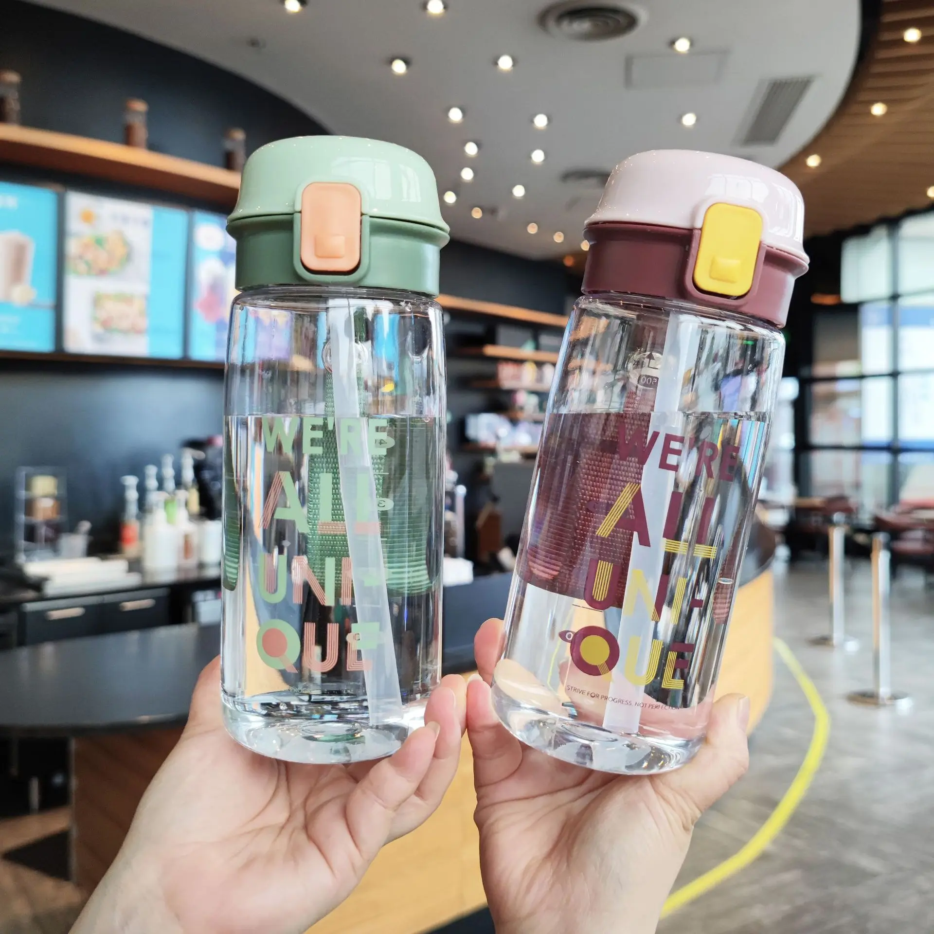 

630ml Sports Water Bottle Outdoor Water Bottle with Straw Plastic Portable Water Cup Dinkware Camping Bike Bottle Fitness