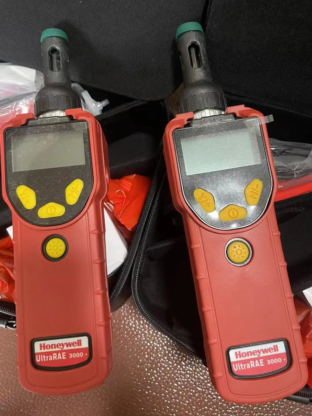 Специальный газовый детектор VOC Honeywell UltraRAE 3000 PGM-7360 на складе