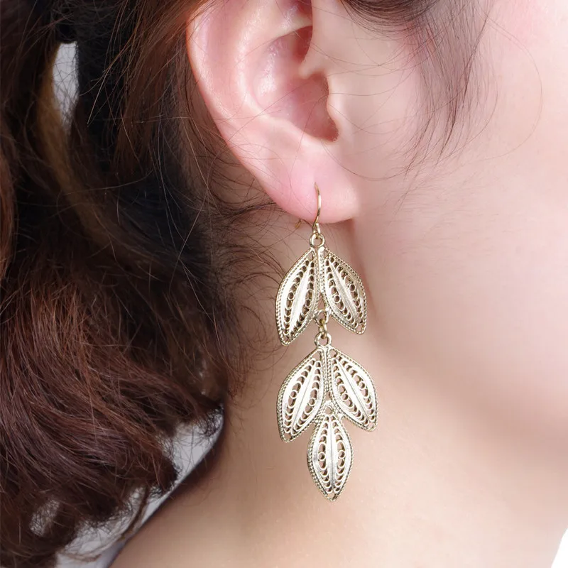 Vintage style hollow out metal leaf earrings earrings b1157