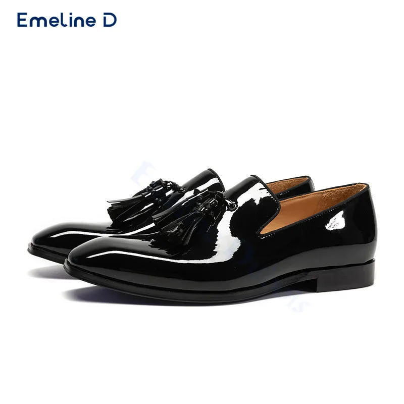 Черные лоферы из лакированной кожи с кисточками простые однотонные кожаные