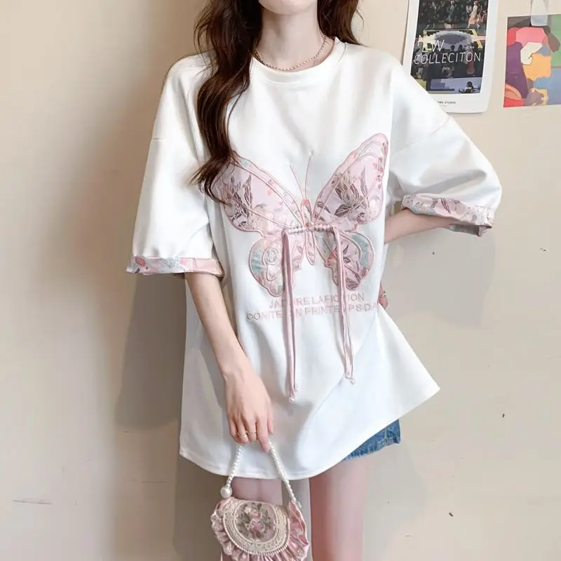 Футболка женская летняя с коротким рукавом и вышивкой в виде бабочки