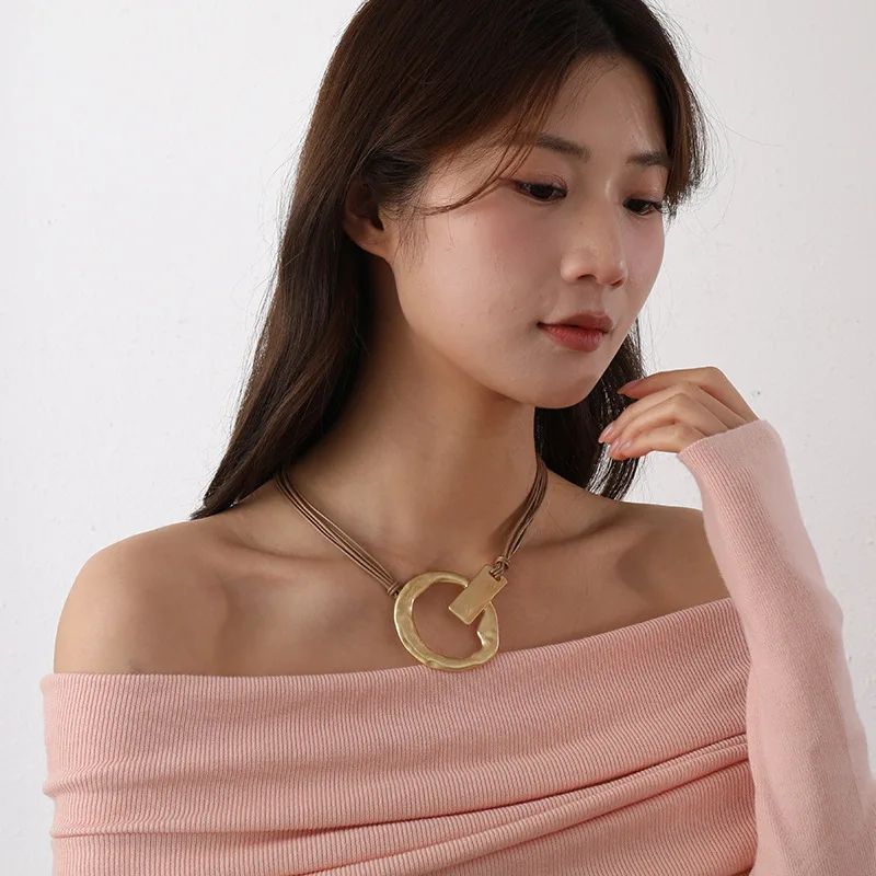 Модные оригинальные ожерелья для женщин черная кожаная оригинальная цепочка