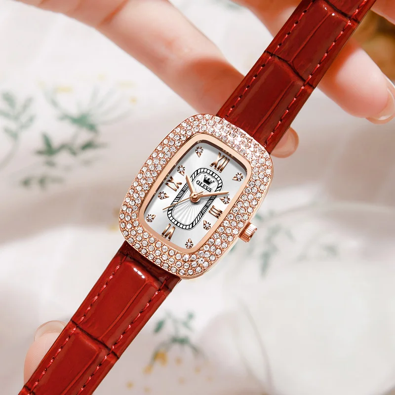 Женские кварцевые часы с кожаным ремешком 30 м