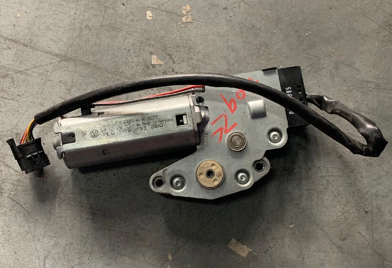 

7L0959591 8D0959591C Panoramic sunroof control motor for Porsche Cayenne Volkswagen Touareg