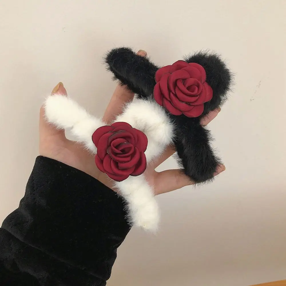 

Solid color Winter And Autumn Fashion Design Women Hair Accessories Korean Style Hair Claw Shark Grab Clip Plush Hair Claw Clip