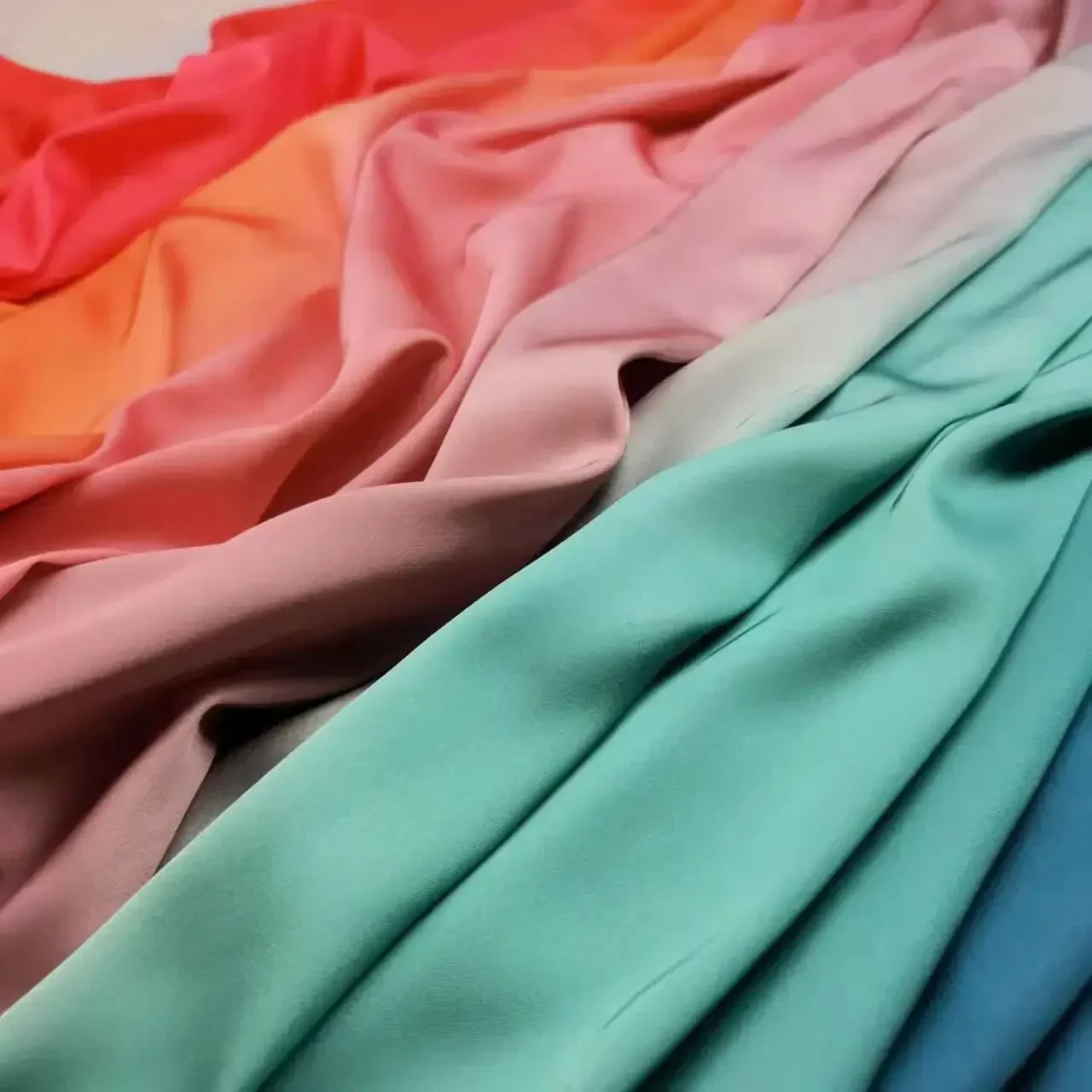 Косплей Ombre Мягкая глянцевая шифоновая эластичная ткань для платья Юбка