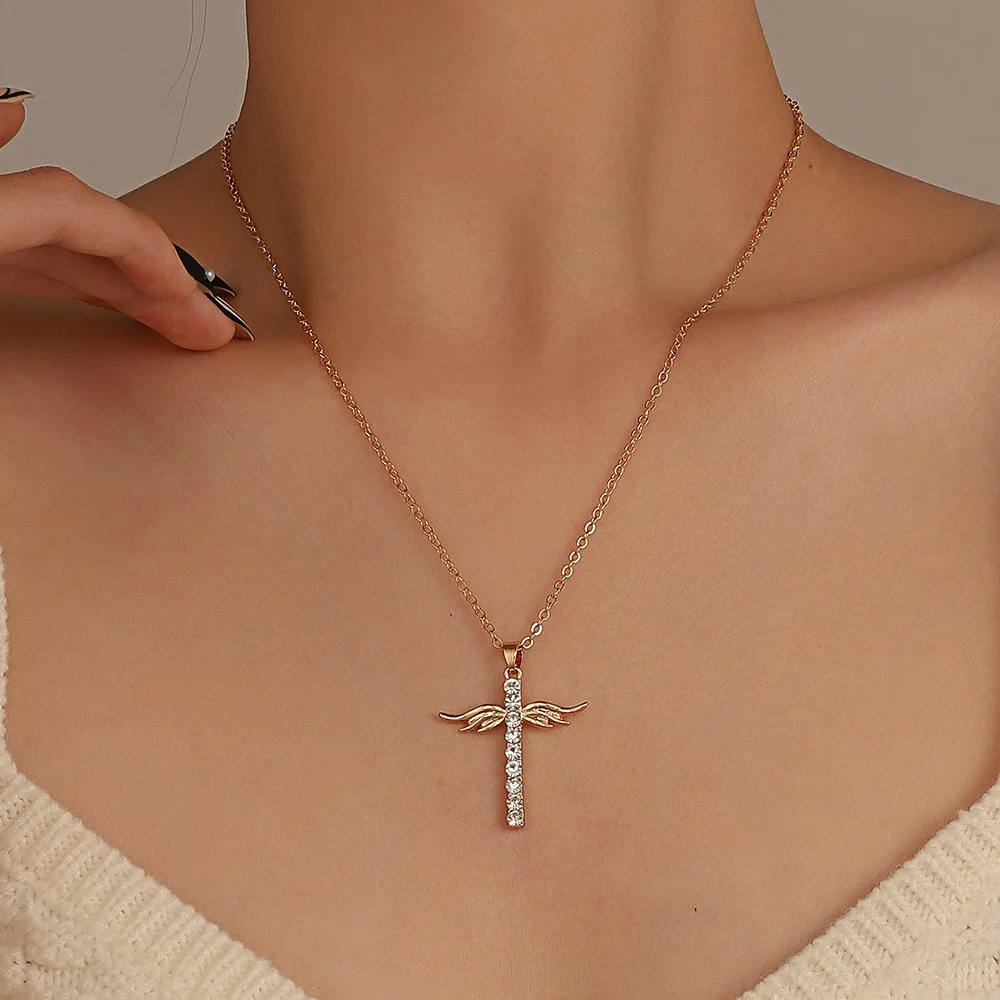 

Женское Ожерелье с крестом, модное темпераментное нишевое Дизайнерское колье с крыльями ангела, цепочка до ключиц, парные воротники