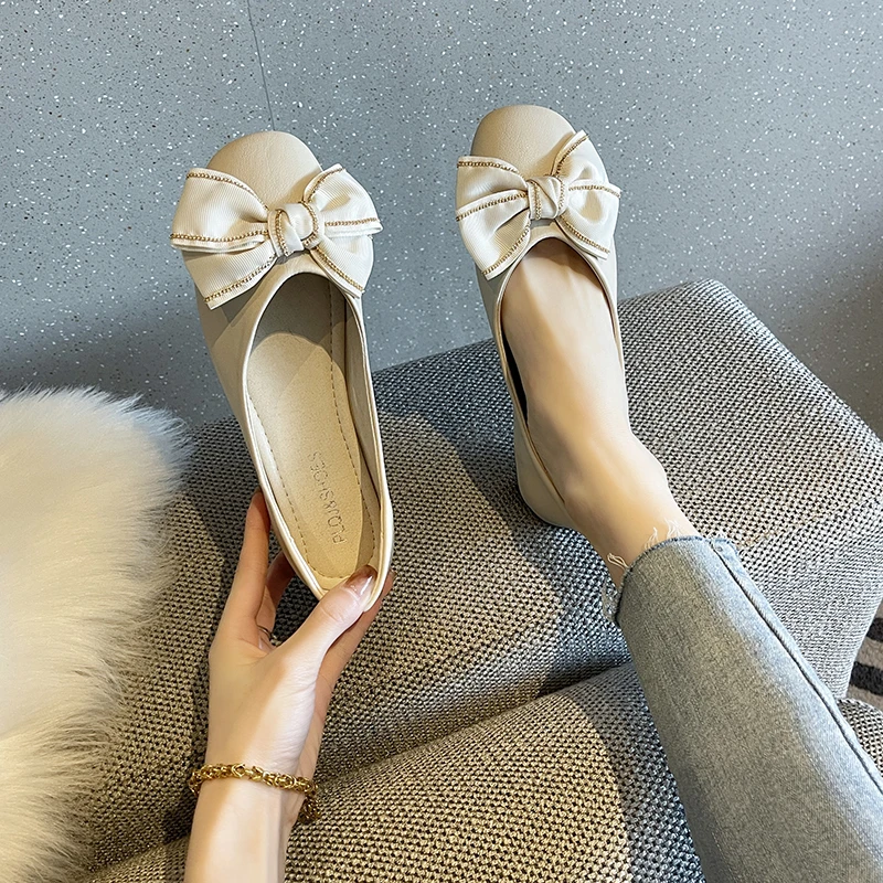 

Shoes Woman Spring Summer 2022 New Round Toe Slip-On Bow Chain Flat Shoes Soft Sole Lightweight Outdoor Casual Shoes for Women