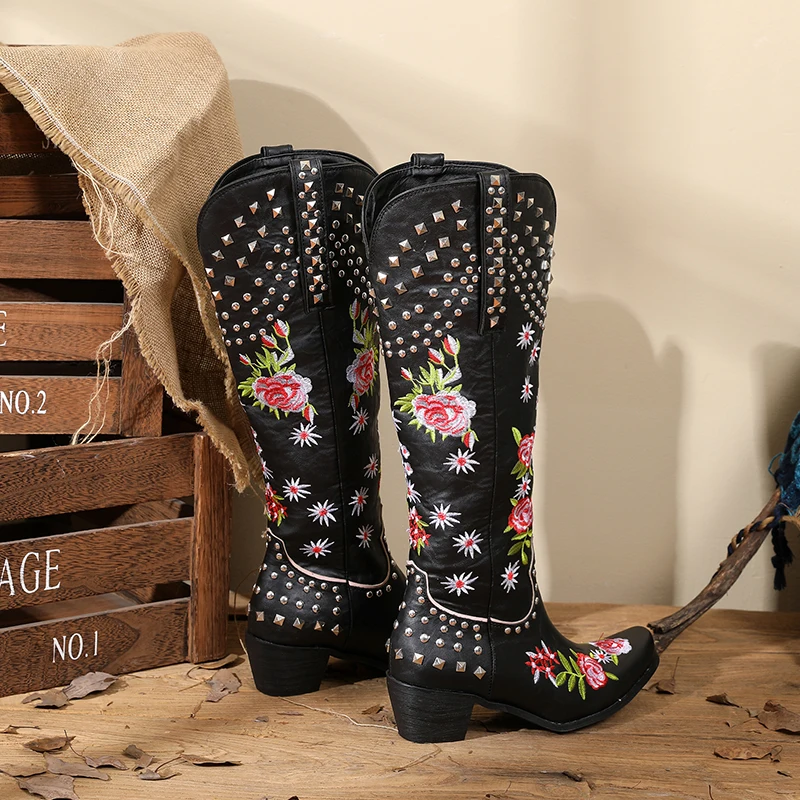 Embroidered cowgirl boots Outlet