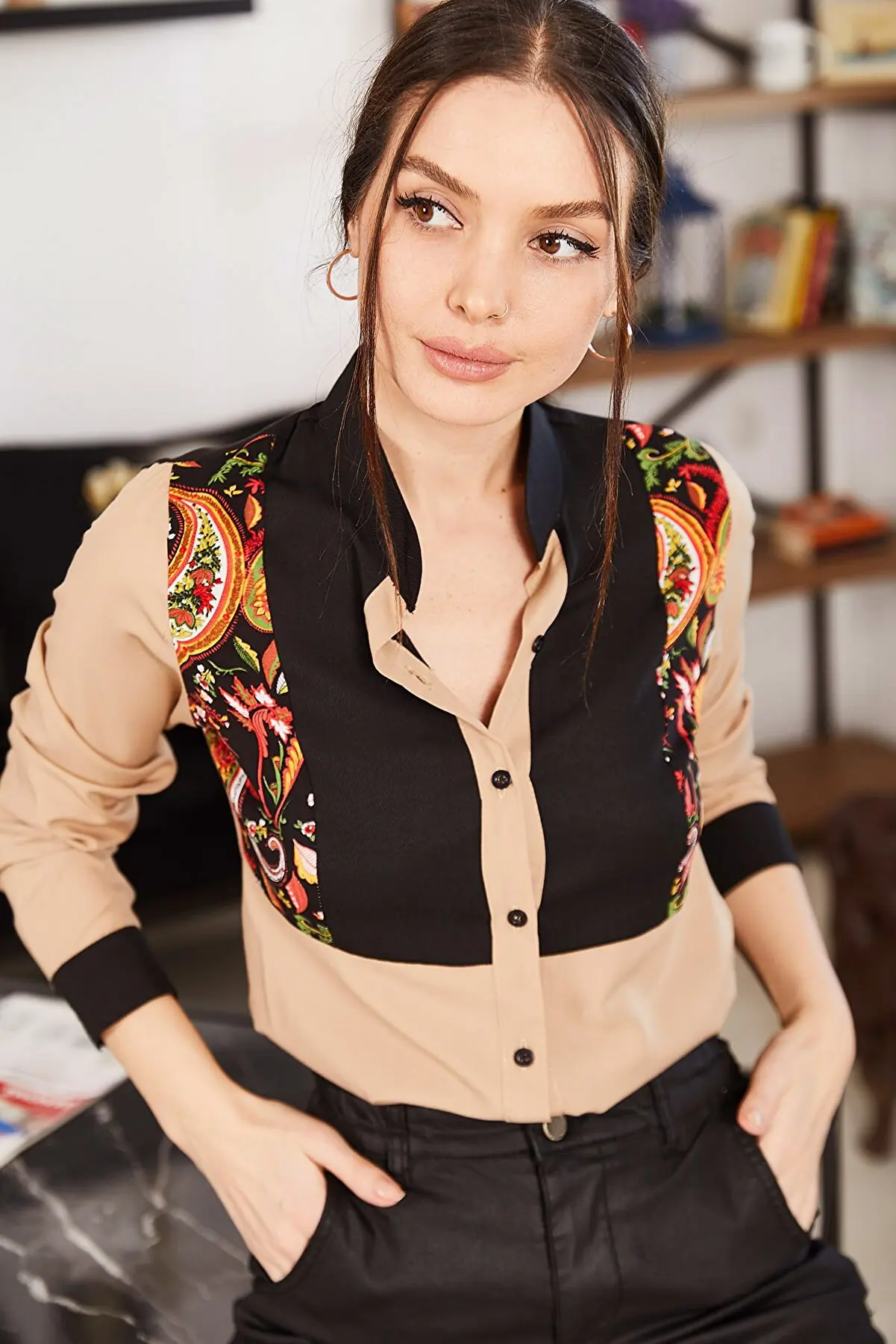 

Female Beige Three Color Shawl Pattern Shirt Pretty and Cheap women's Blouses 80015879