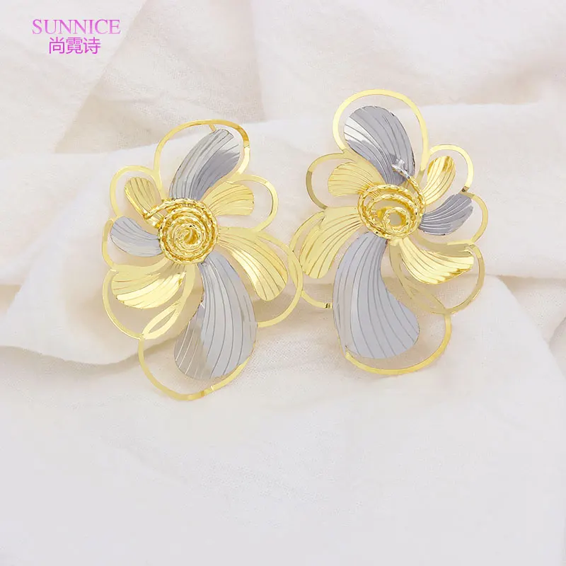 

Butterfly Gold Women Earrings New In Golden and Silver Stud Earrings Luxury Designer Dubai Fashion Jewelry